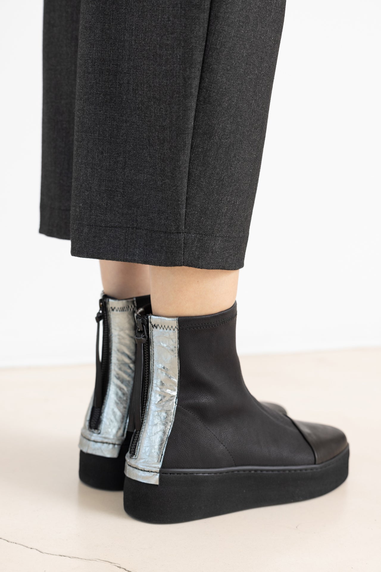 PURO SECRET BOOTS NO LIMIT BLACK SILVER – The Design - Main Image