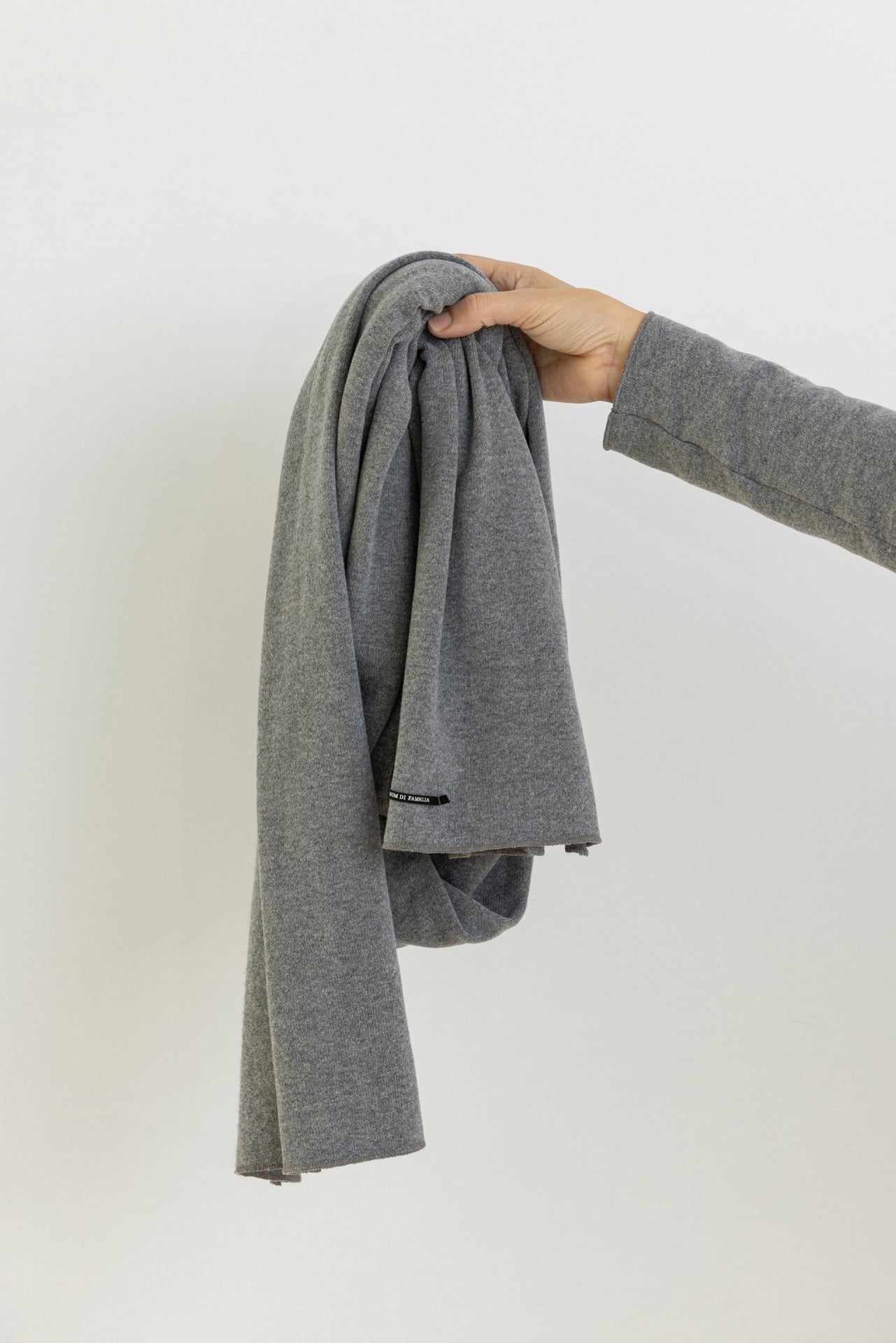 ALBUM DI FAMIGLIA SCARF – The Design