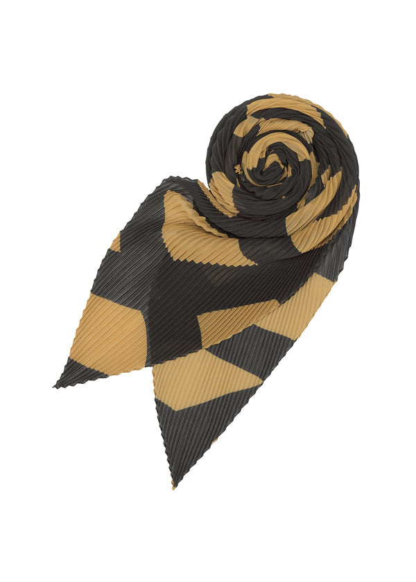 ISSEY MIYAKE REITERATION SCARF