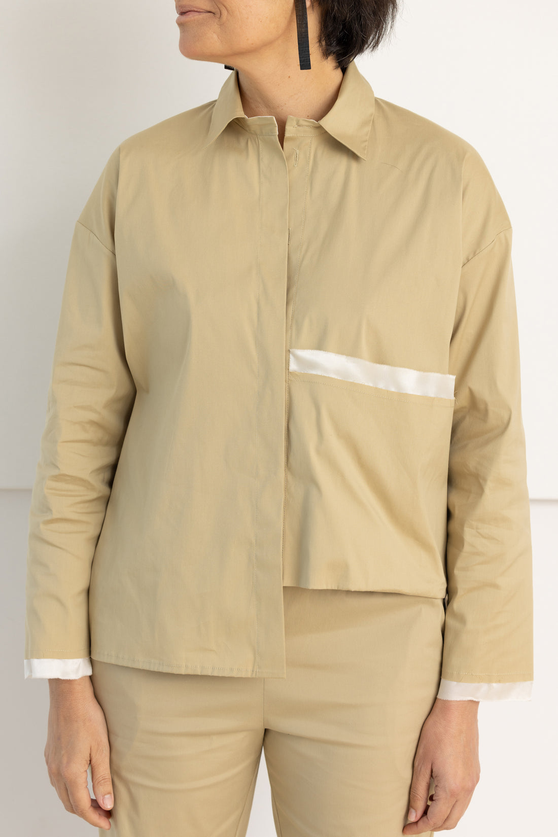 MIIYU BASIC SHIRT TAUPE
