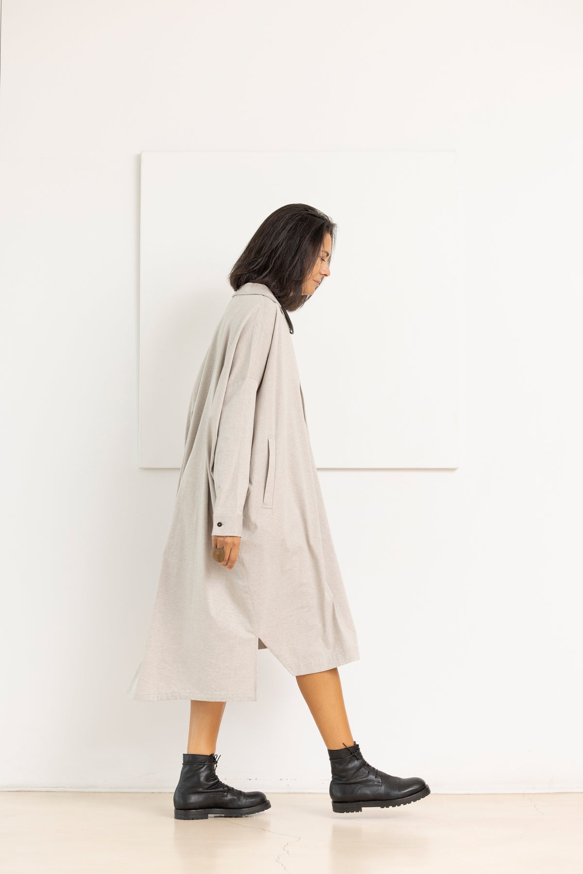 MOYURU dress light grey – image 3