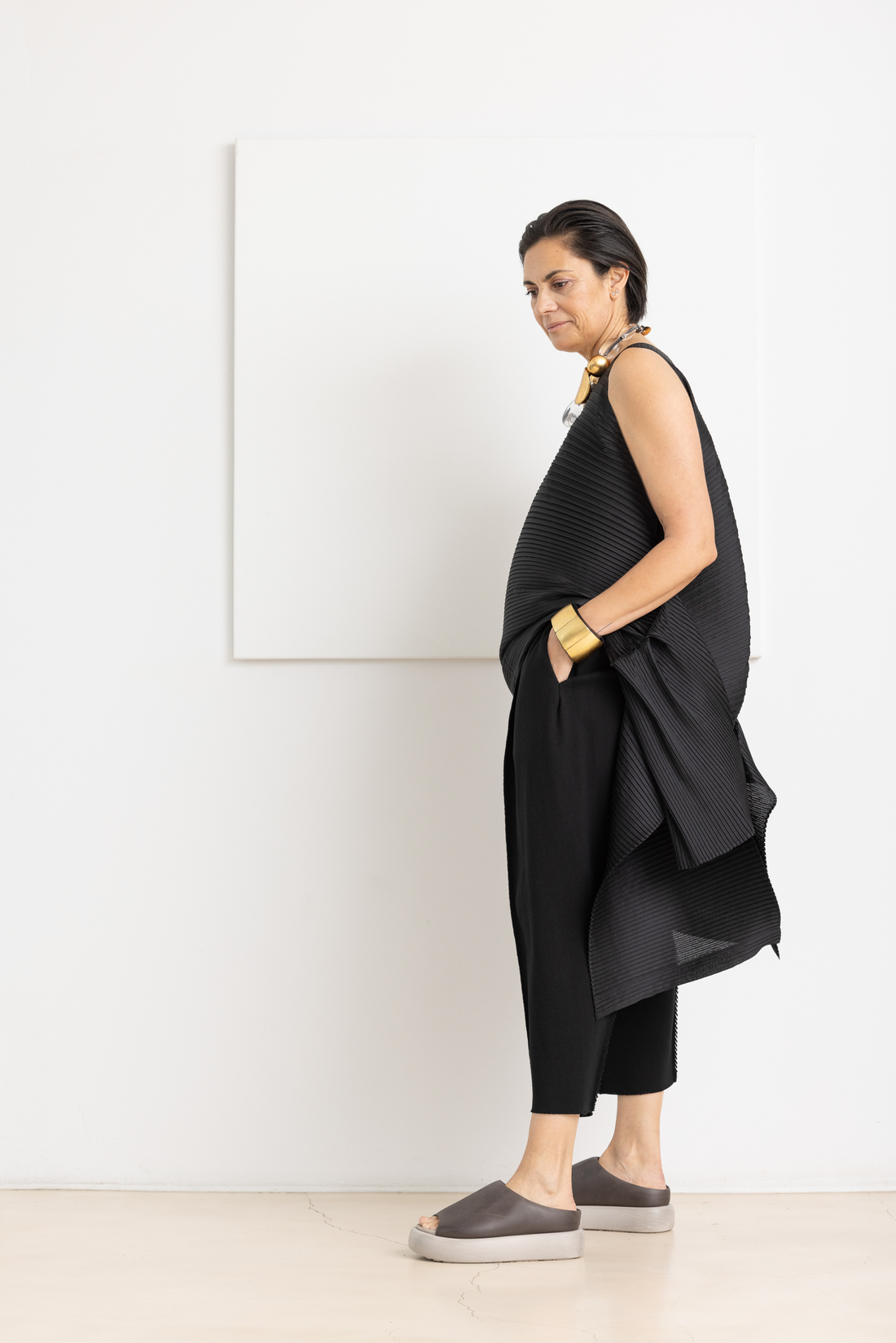ISSEY MIYAKE CAMPAGNE TROUSERS BLACK