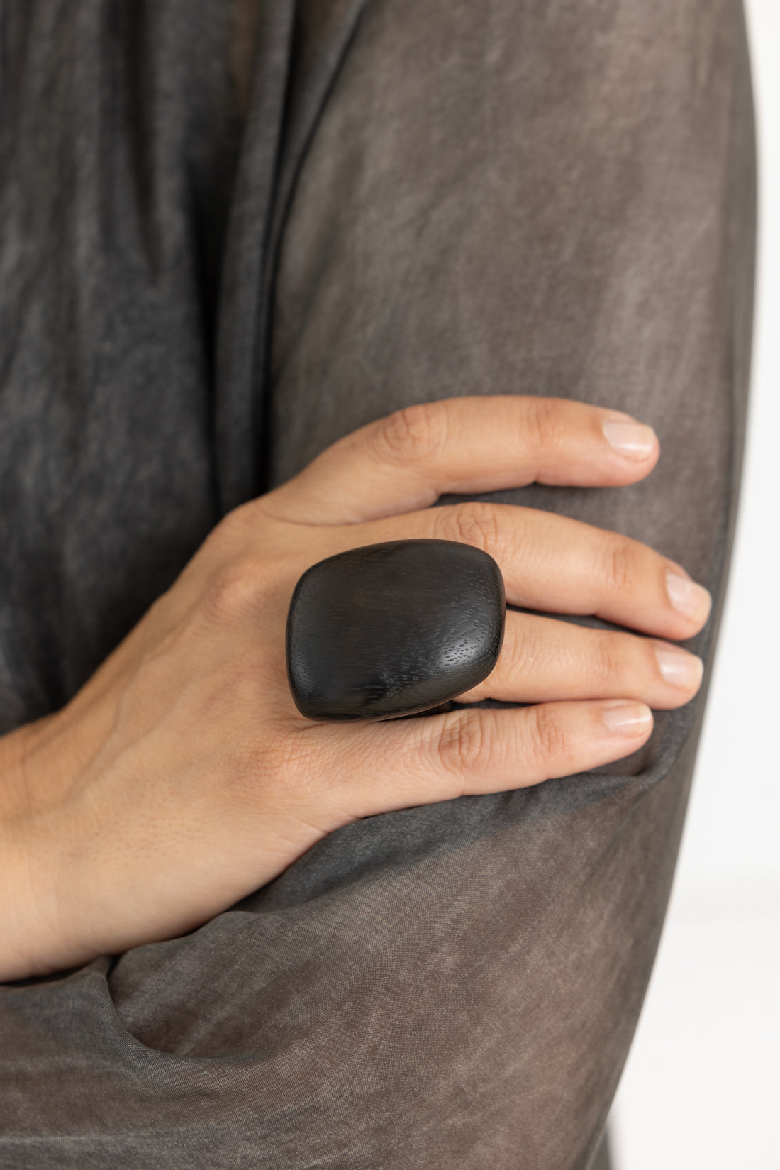 MONIES pinea ring black
