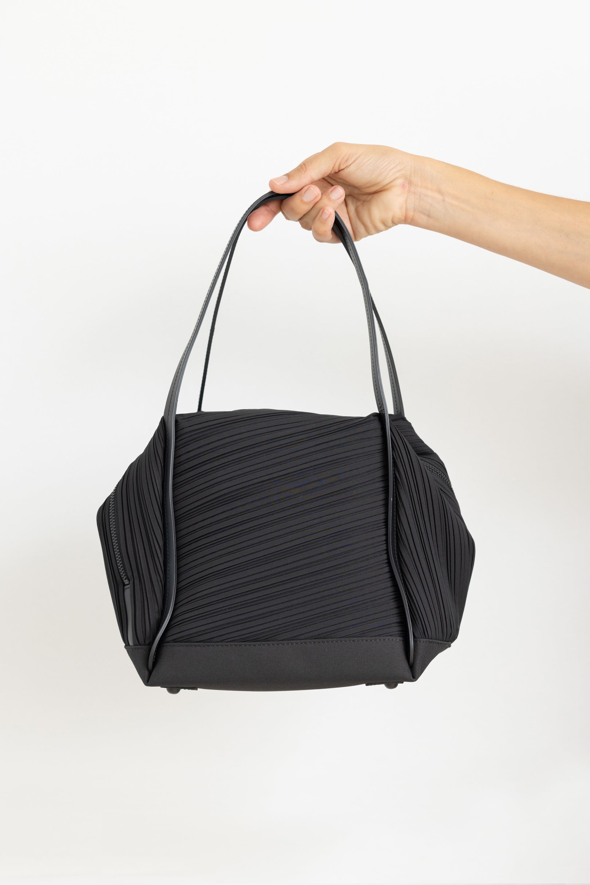 PLEATS PLEASE ISSEY MIYAKE BIAS BIG BAG – The Design