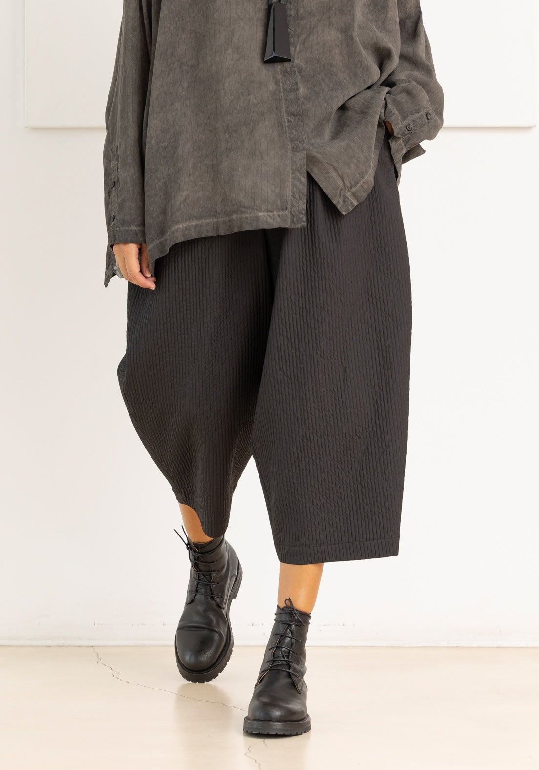 MOYURU Pantalones negros
