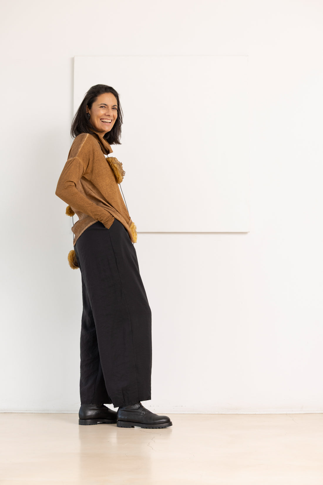 SANCTAMUERTE pantalones negros