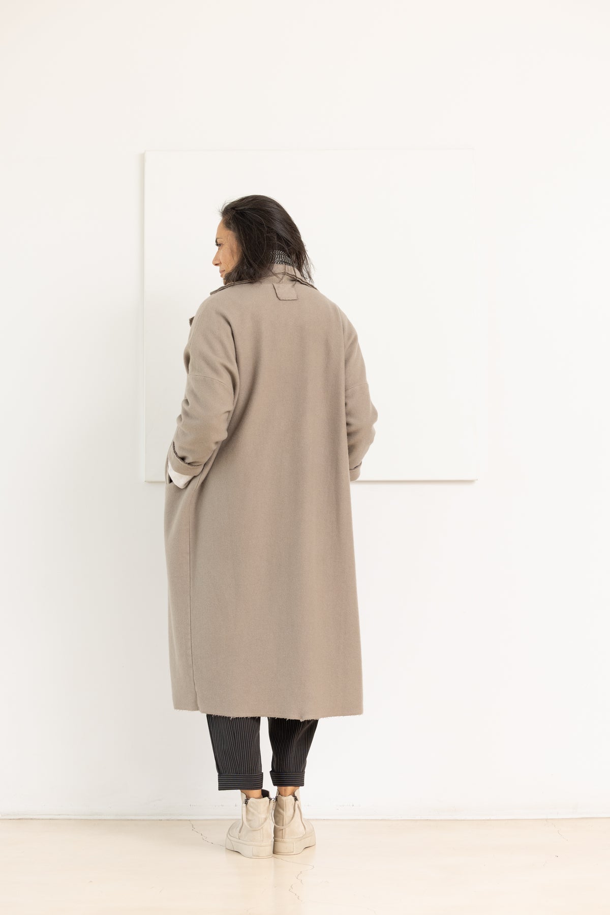 AEQUAMENTE long coat tortora – image 7