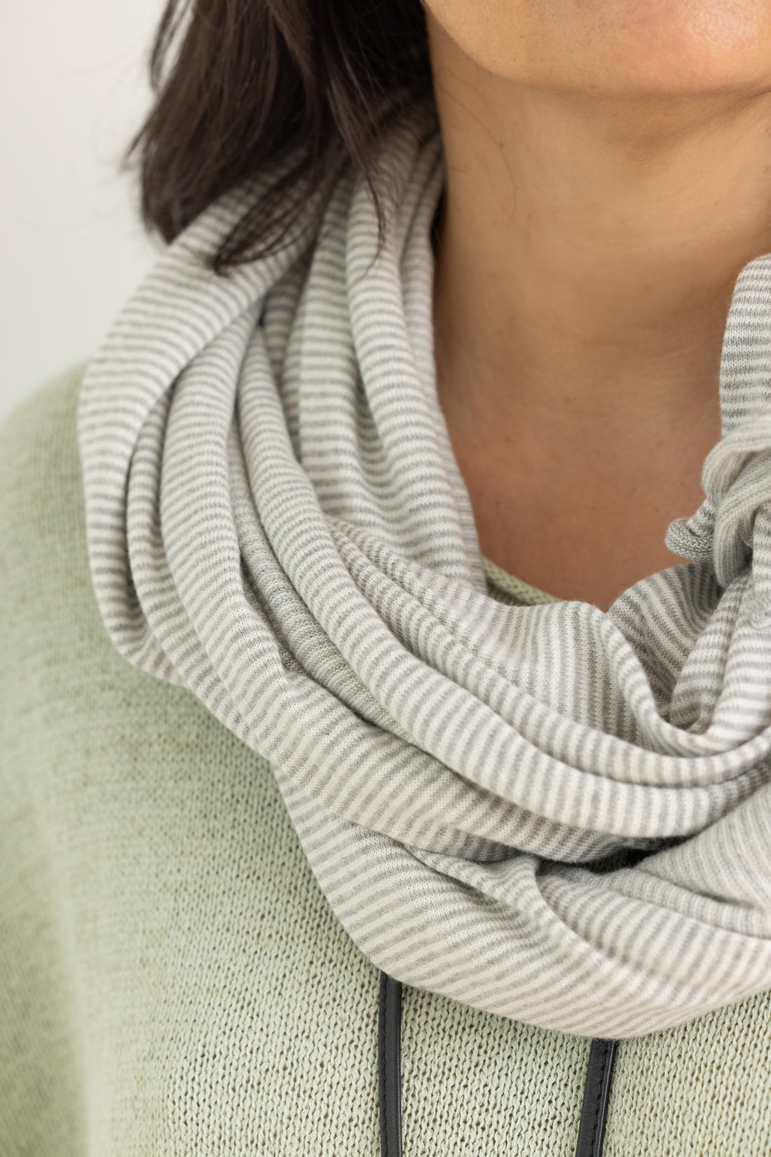 MA ' RY ' YA scarf dark grey white