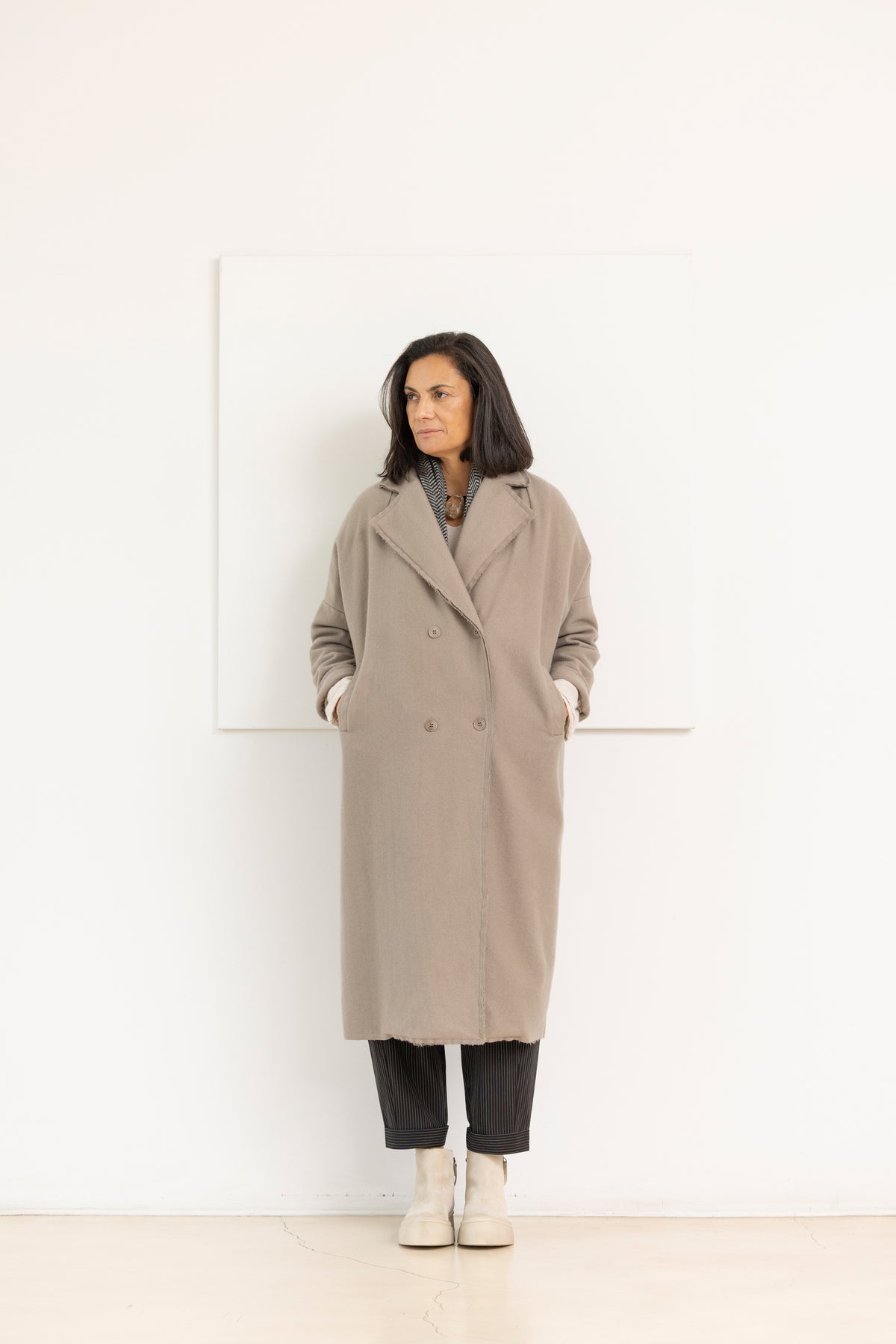 AEQUAMENTE long coat tortora – image 3