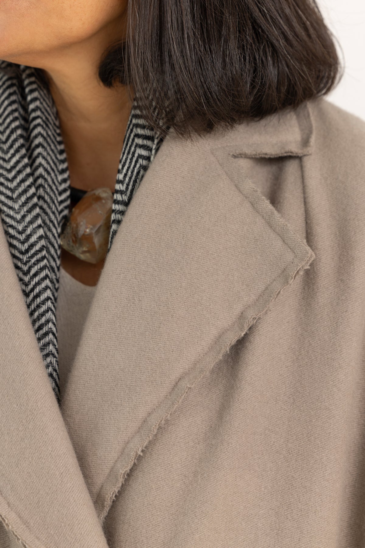 AEQUAMENTE long coat tortora – image 9