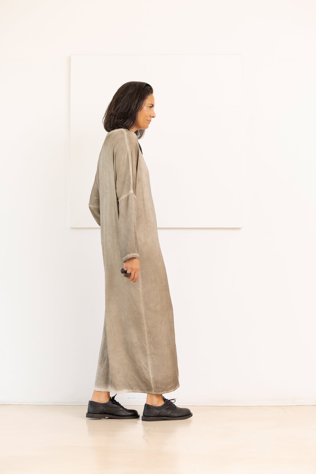 SANCTAMUERTE Vestido beige grisáceo – imagen 5