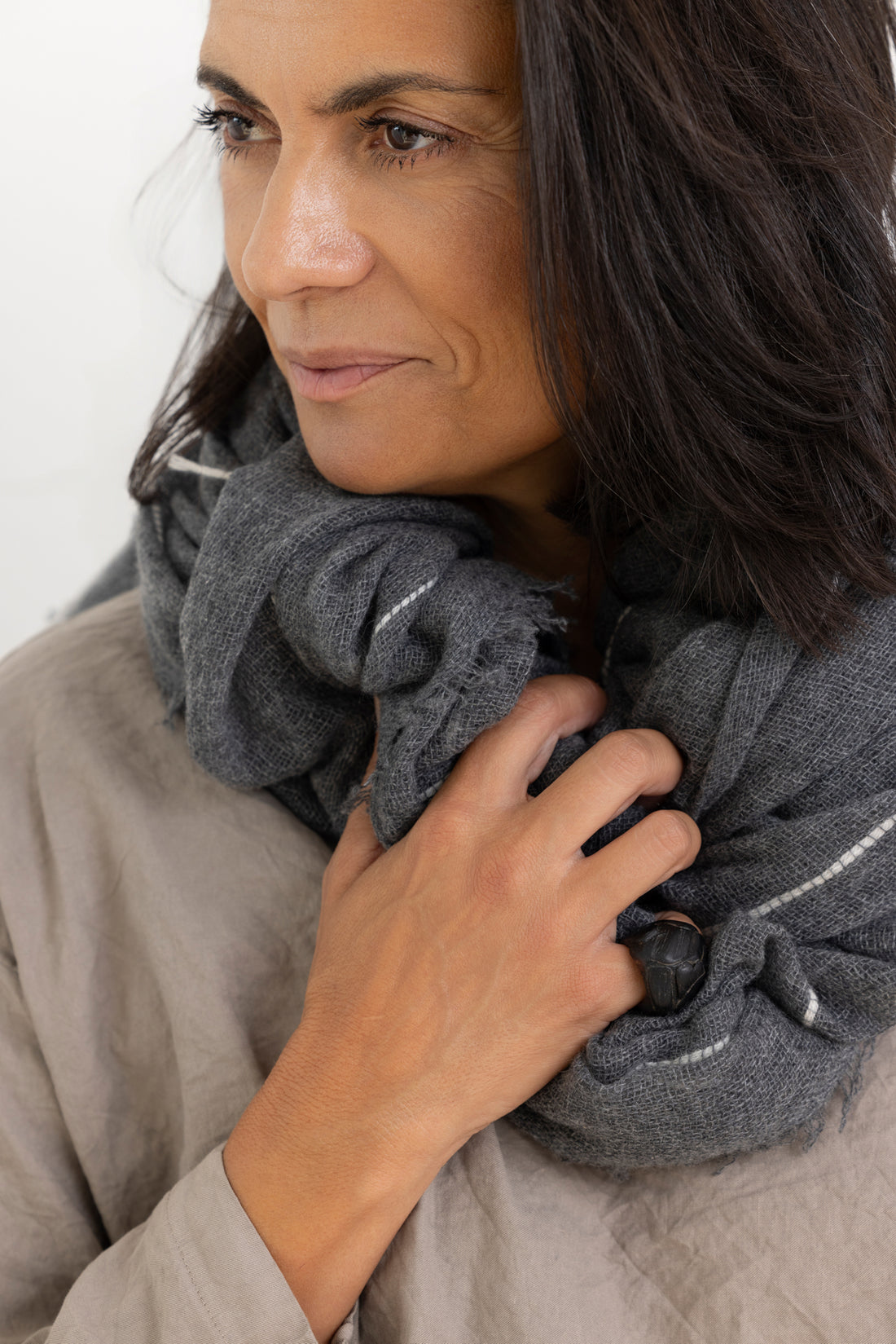 MIRROR IN THE SKY scarf soho baby charcoal&white