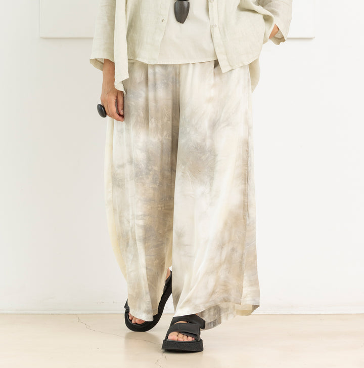 SANCTAMUERTE Pantalones estampados Sandshell