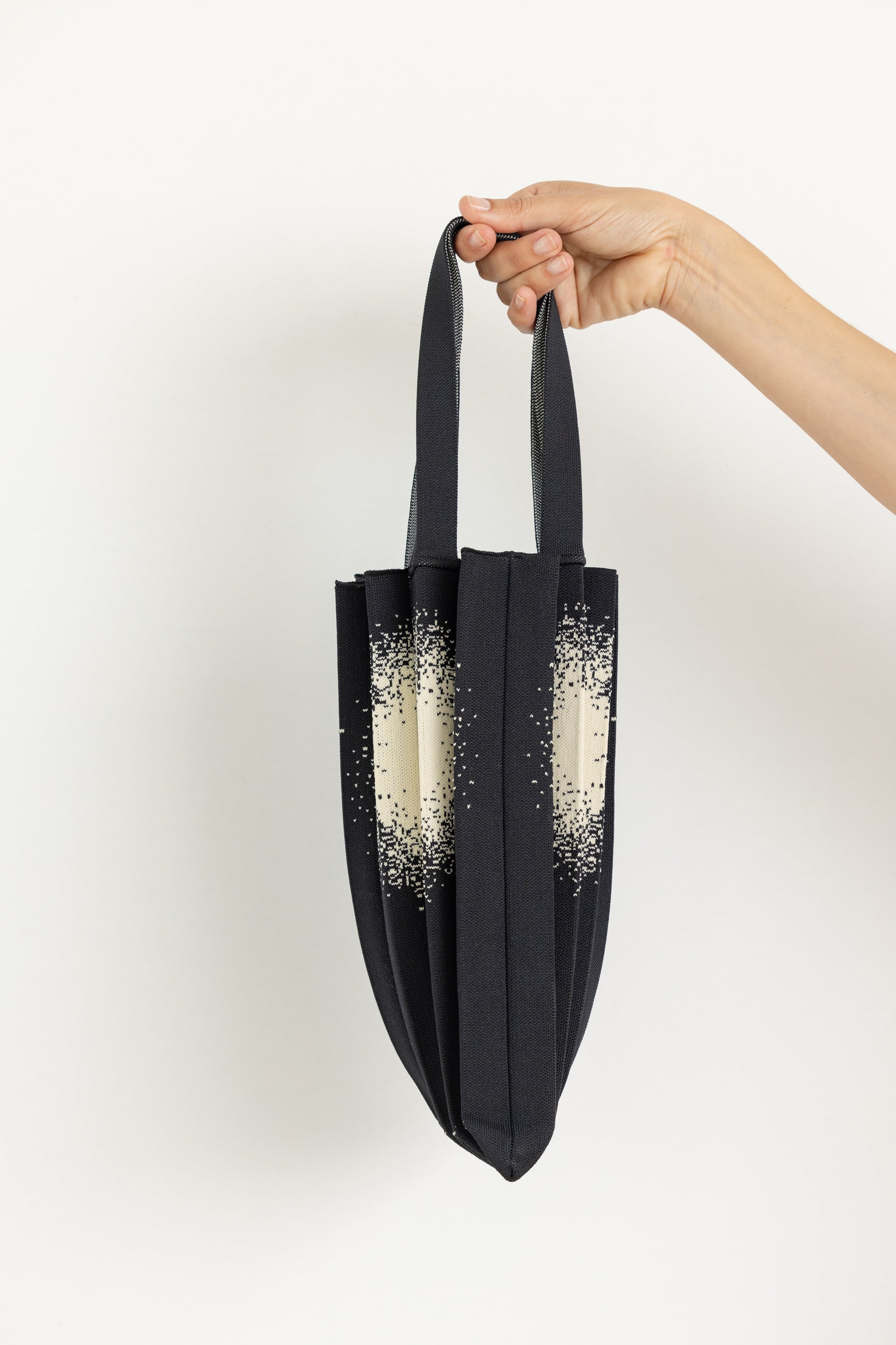 PLEATS MAMA 正規品関税込み MINI TOTE BAG ORANGE New Cross Bag Orange : PLEATSMAMA: Sustainable Knit Pleats Bag