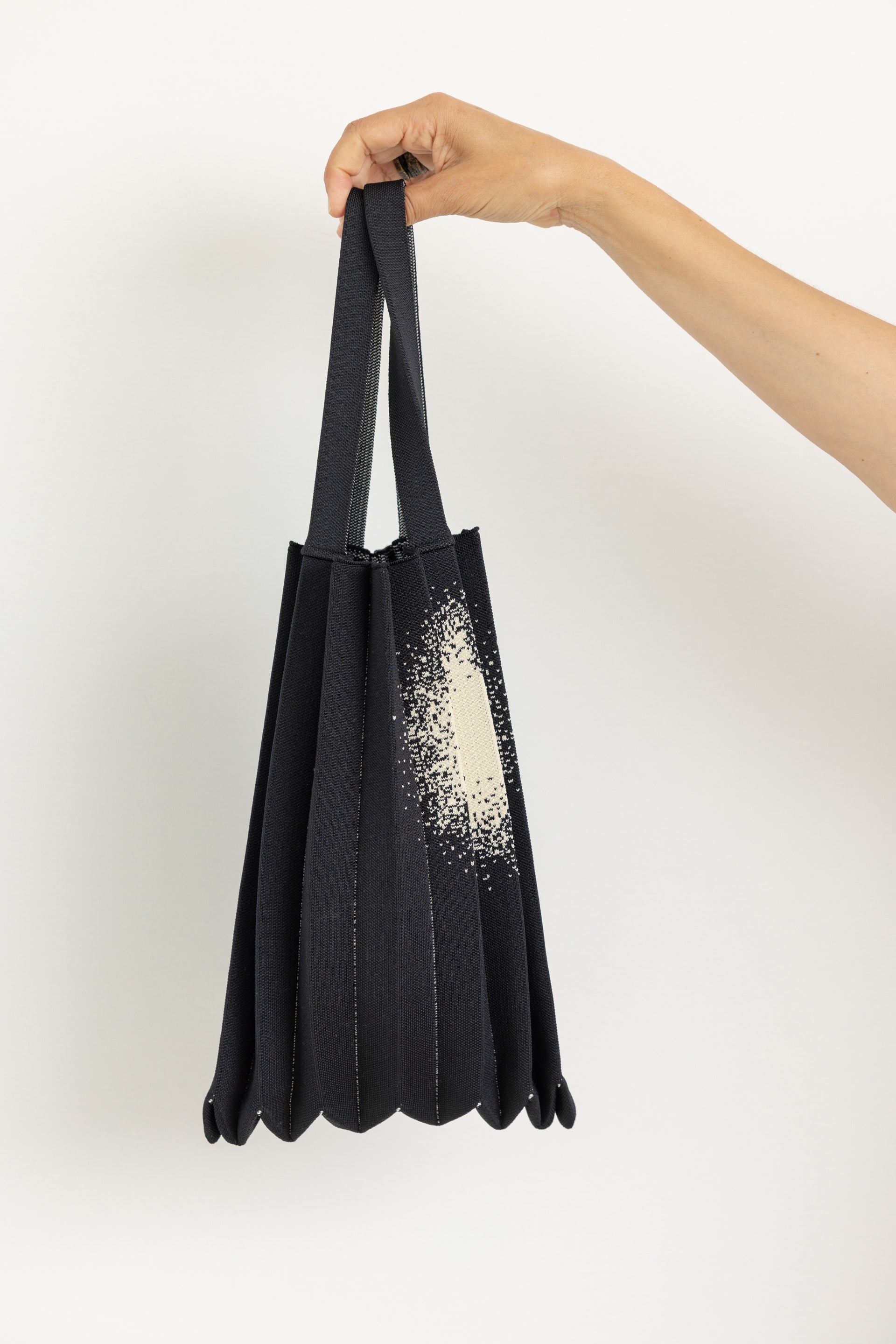 PLEATS MAMA – The Design PLEATS MAMA – The Design