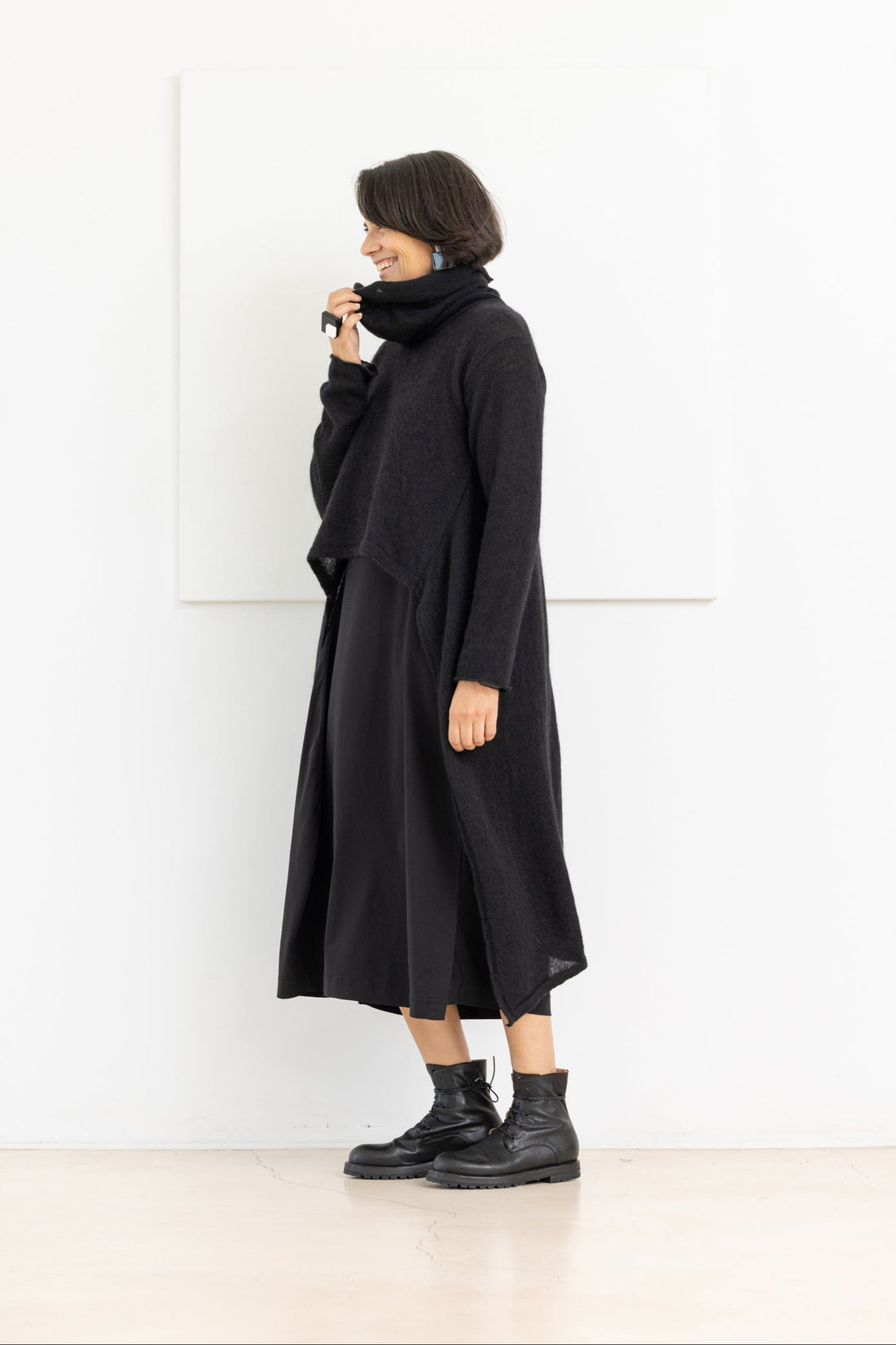 STUDIO B3 FLOWY LONG TUNIC BLACK