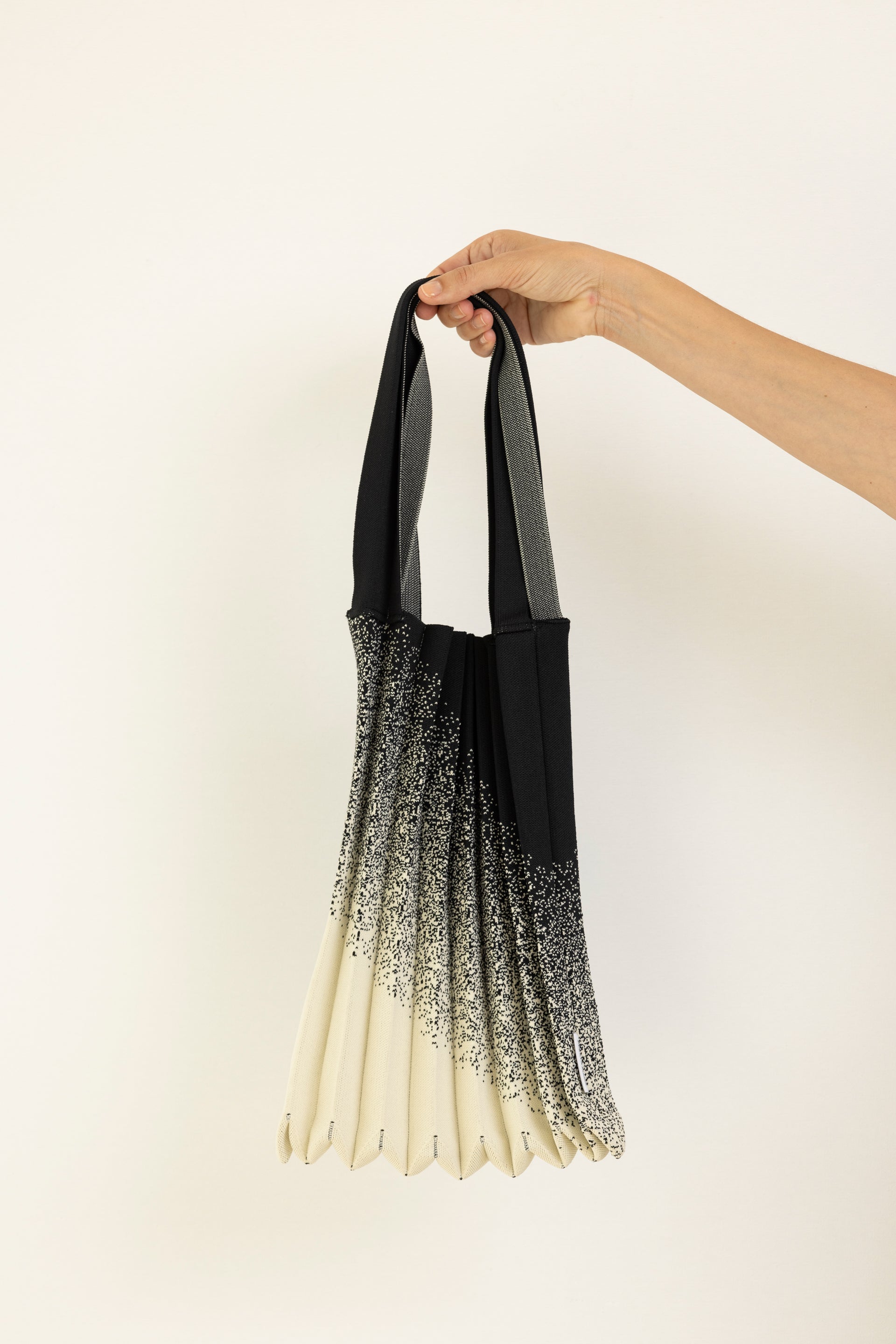 PLEATS MAMA – The Design