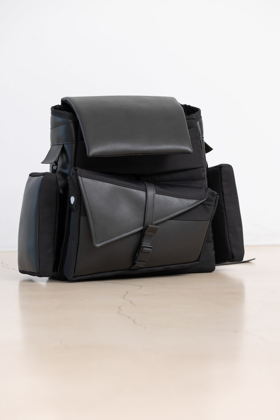 ATMANARO OSCURA LEATHER BACKPACK