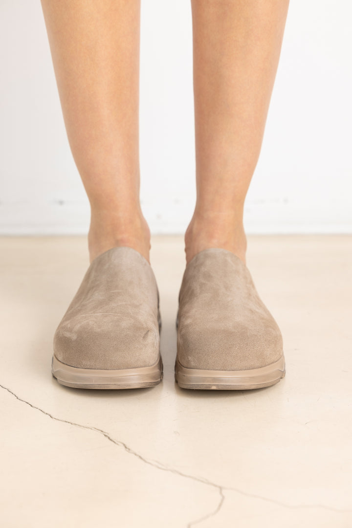 LOFINA Sandalias Mule en tono arena
