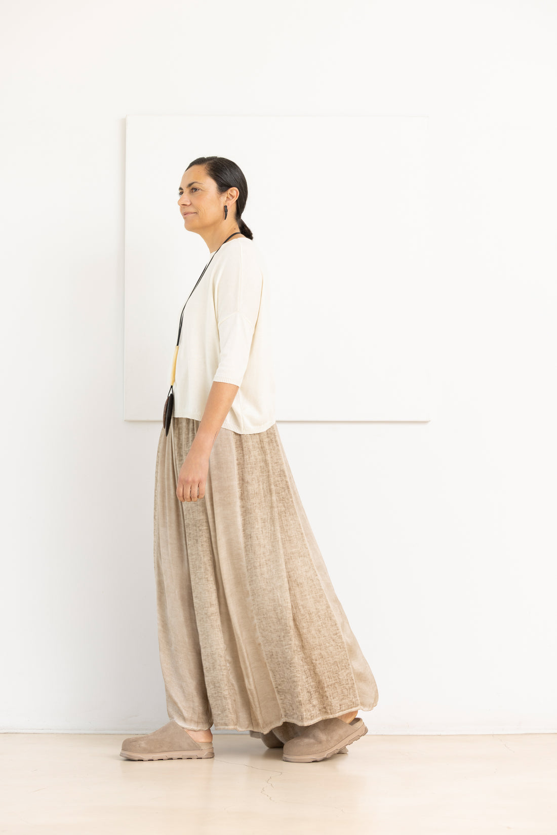 MA ' RY ' YA top boat white