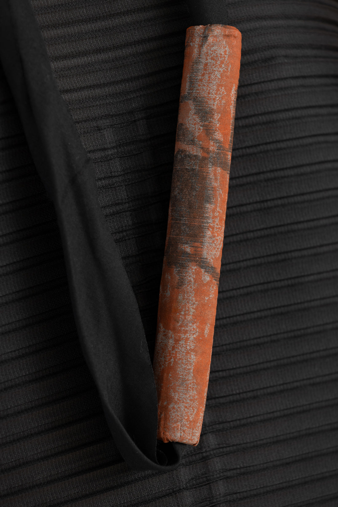 ISABEL QUARESMA TUBE NECKLACE RED BLACK