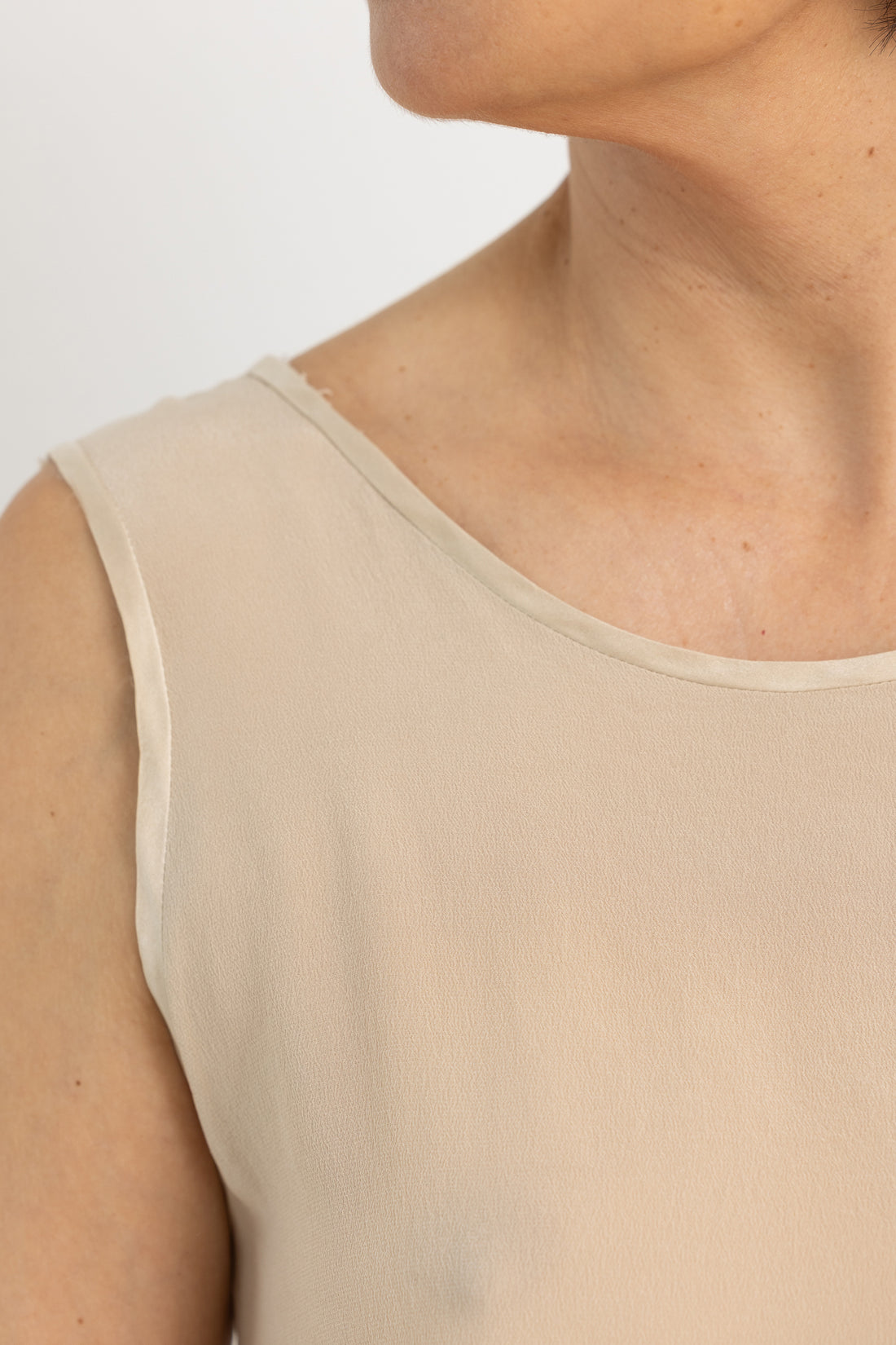 MIIYU SILK TANK TOP CHAMPAGNE