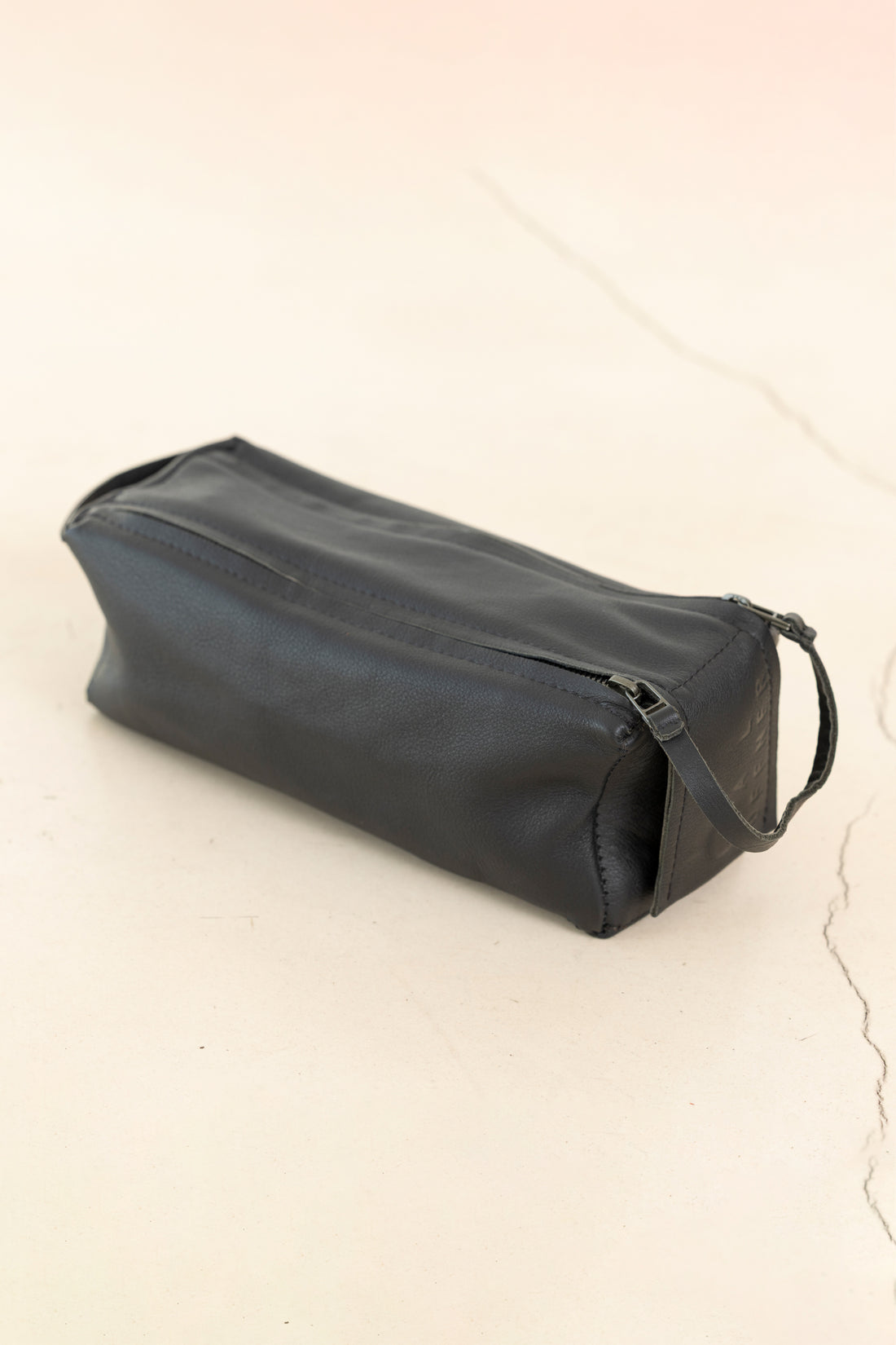 CARE BAG LEATHER BLACK