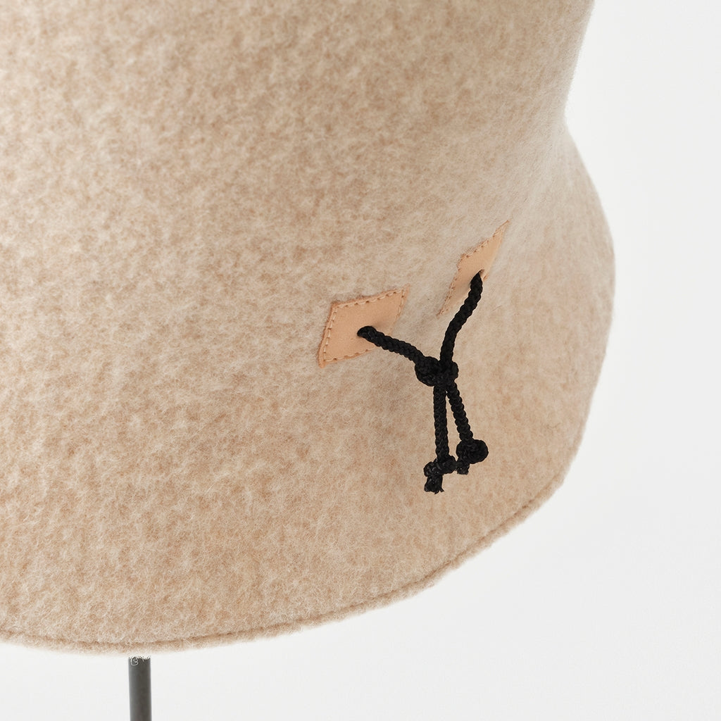 MATURE wr bell hat light beige