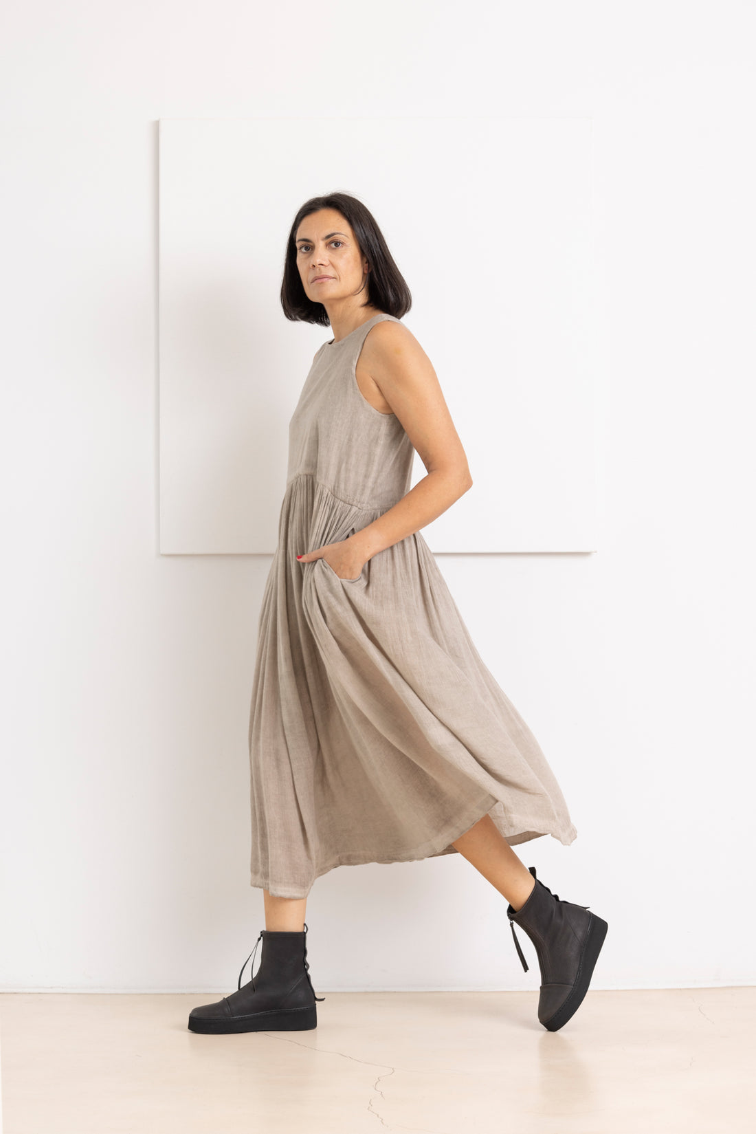 DAUB DRESS TAUPE GREY