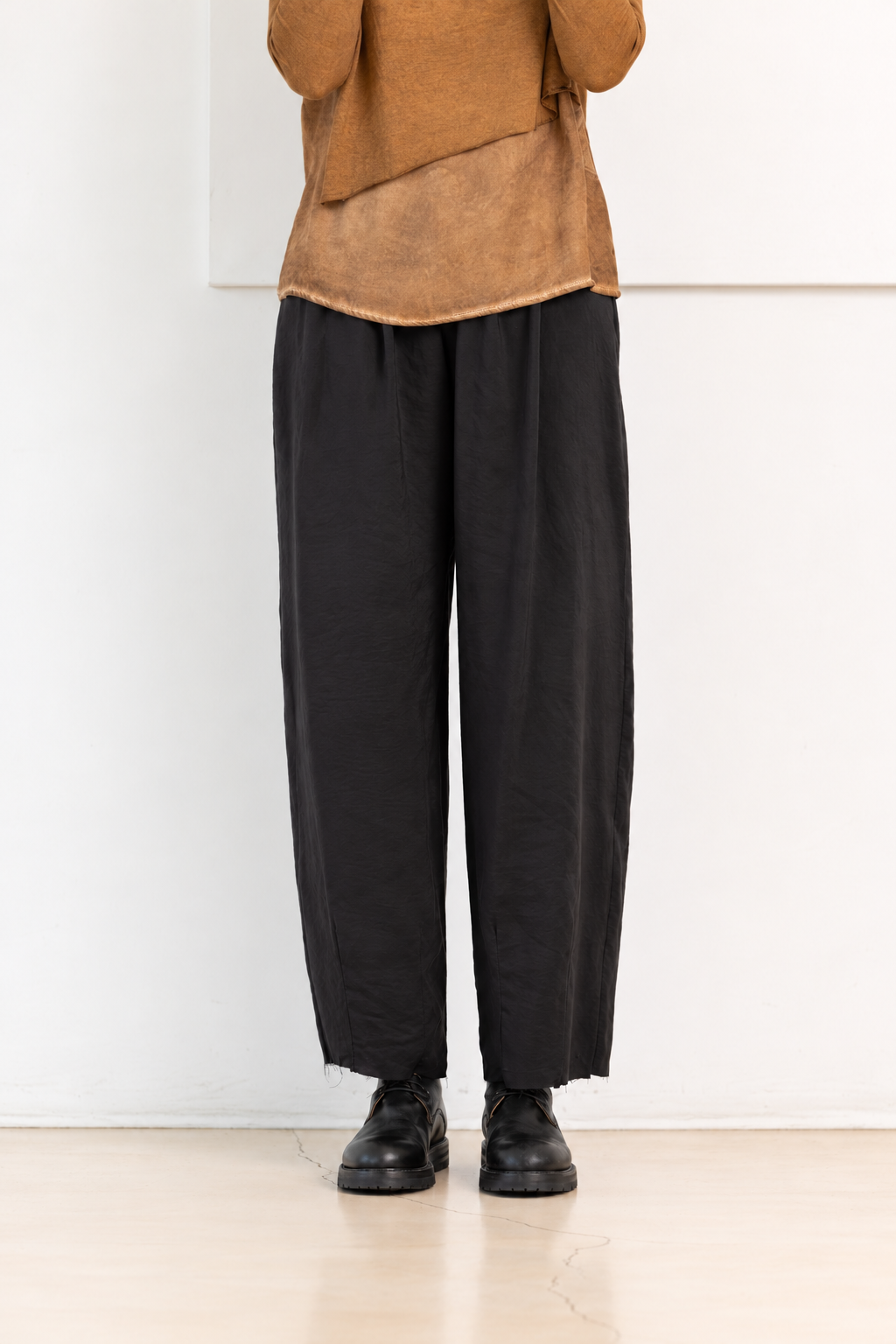 SANCTAMUERTE pantalones negros