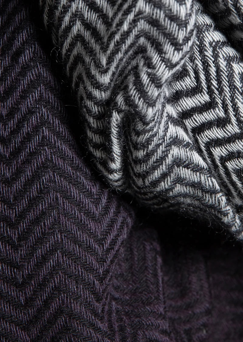 MIRROR IN THE SKY scarf black&white